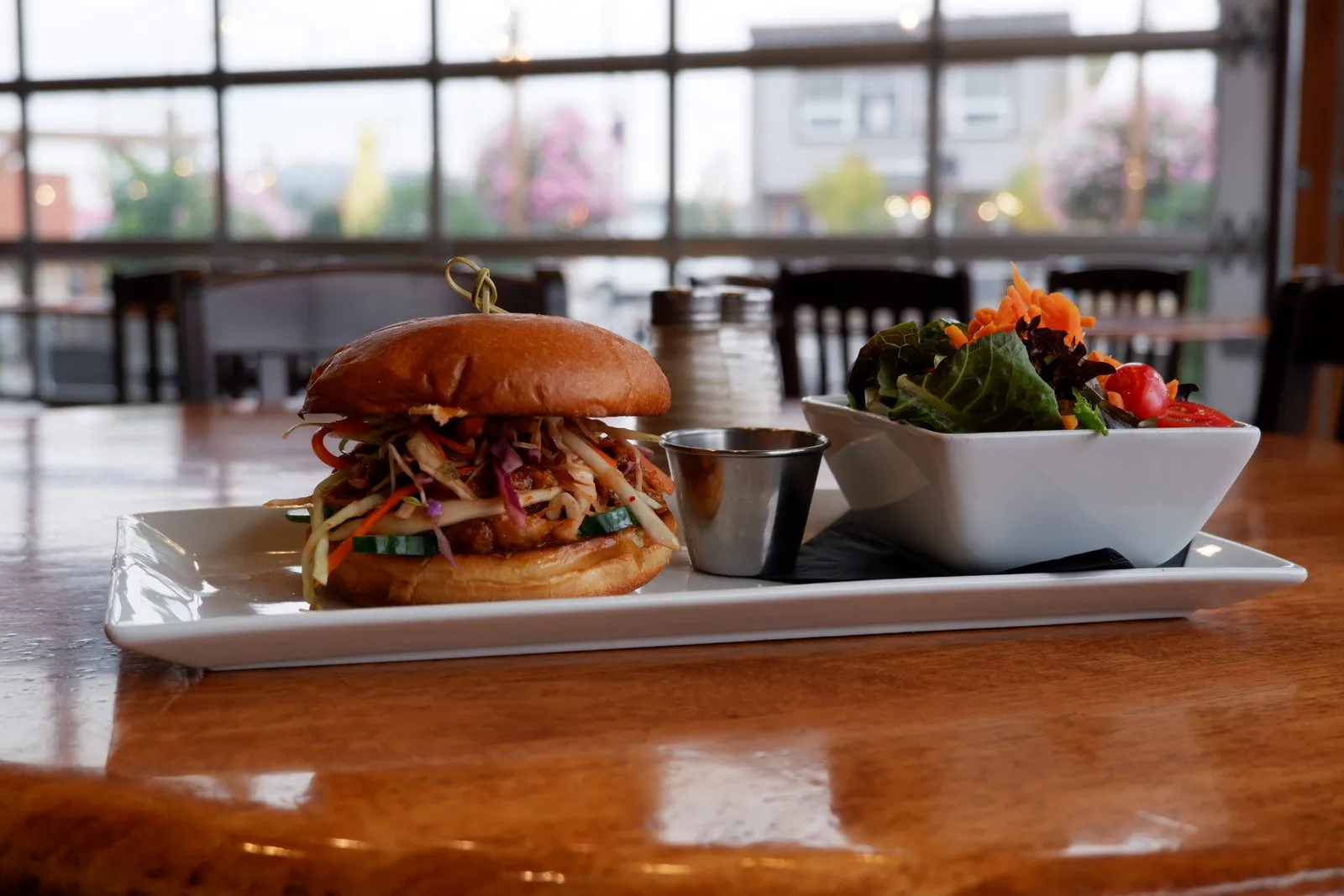 The Heid Out restaurant interior and plated food